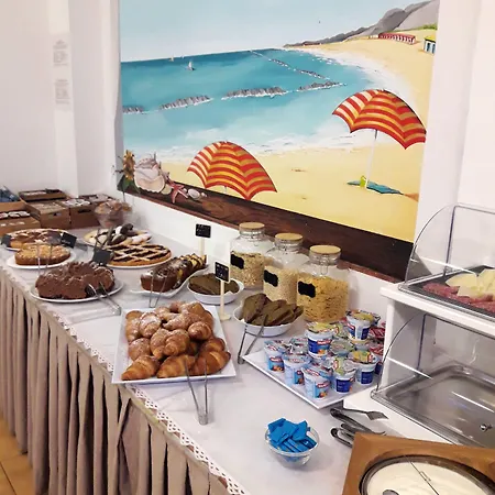 凯撒酒店 3* 佩萨罗