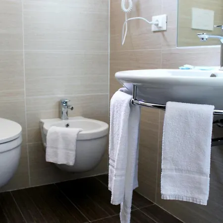 凯撒酒店 酒店 佩萨罗