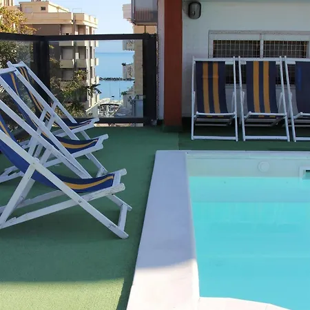 凯撒酒店 3* 佩萨罗